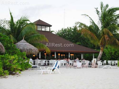 Validhu Island Resort 10